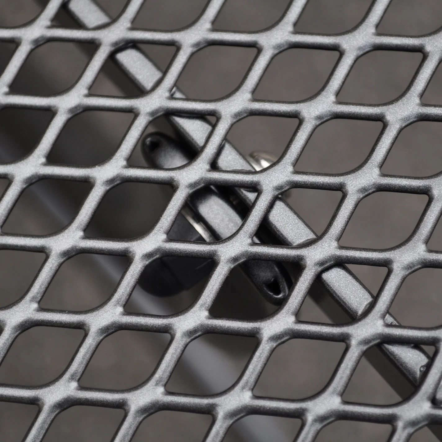 36-inch Round Mesh Top Table - Image 6