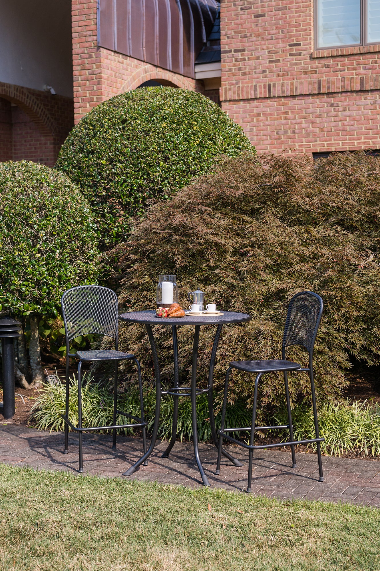 36-inch Round Mesh Bar Table - Image 4