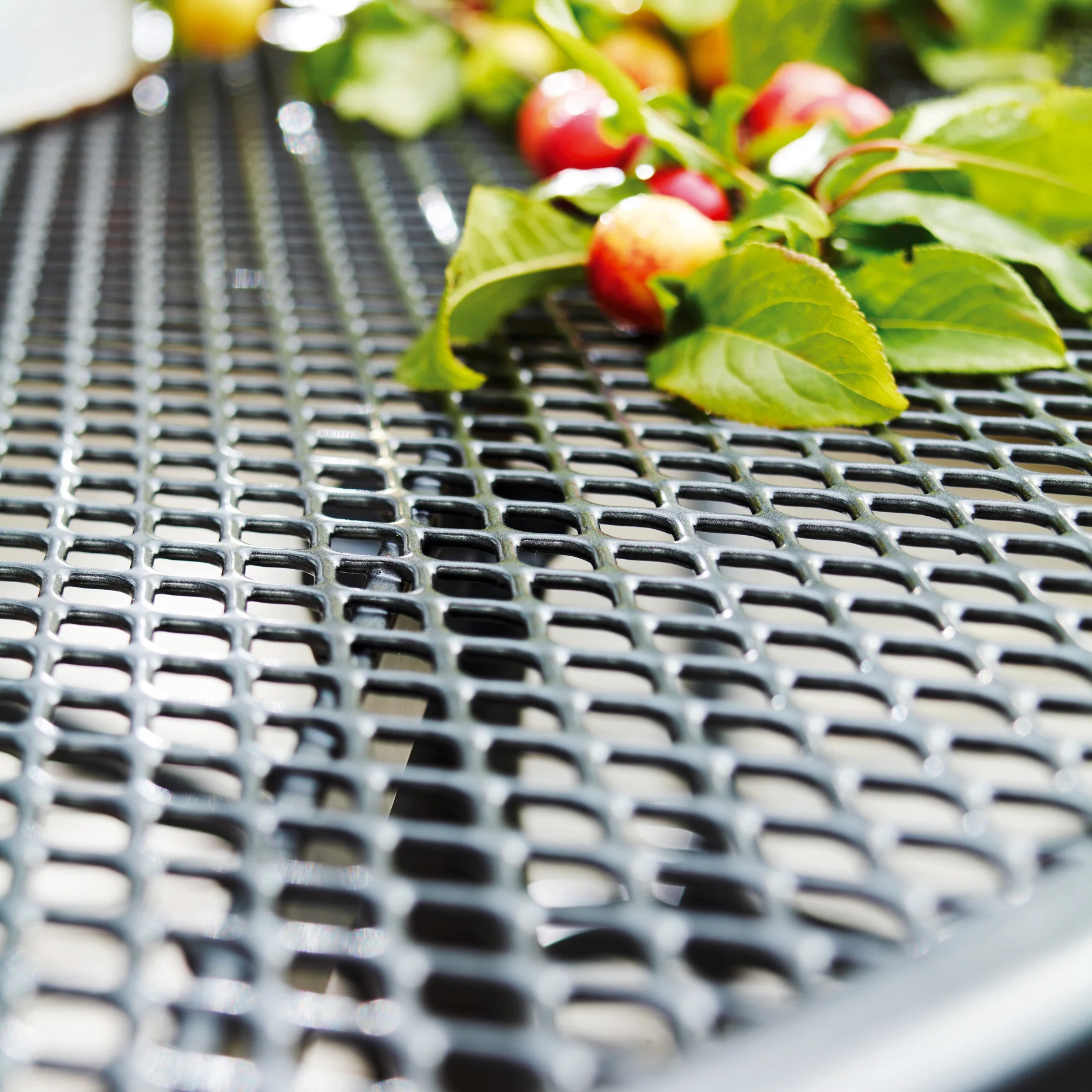 42-inch Round Mesh Top Table - Image 7