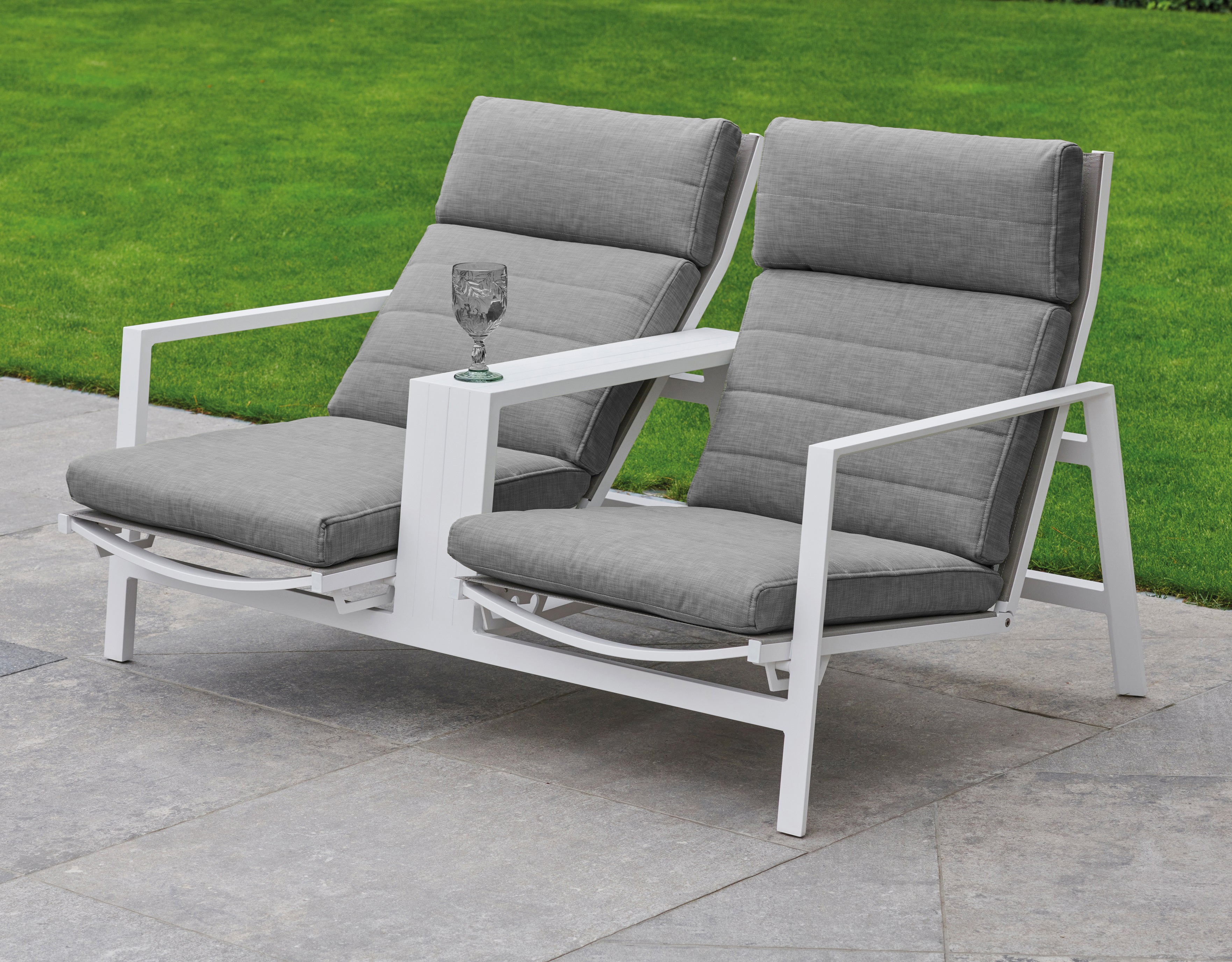 Bondi Tete A Tete Loveseat - Image 6