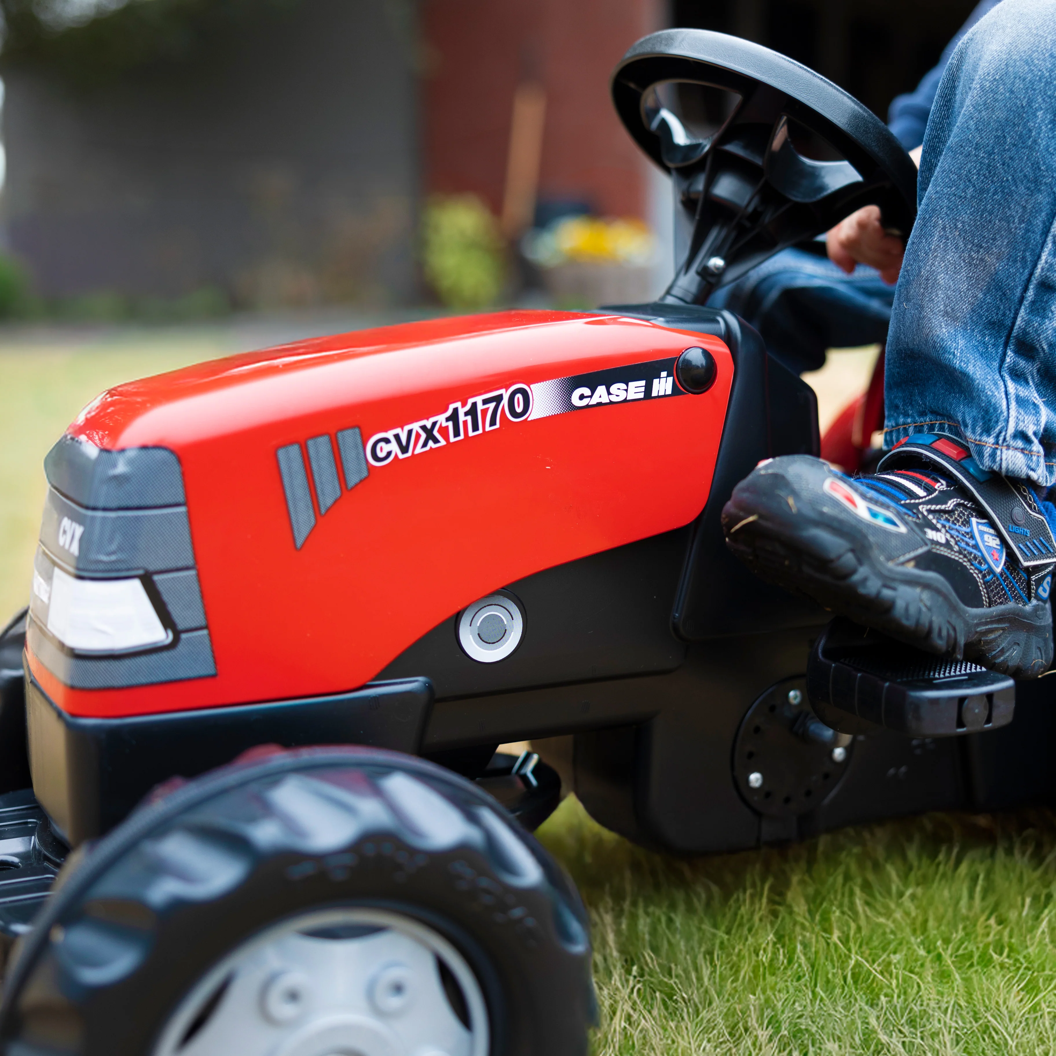 Case IH Tractor With Trailer - Image 10