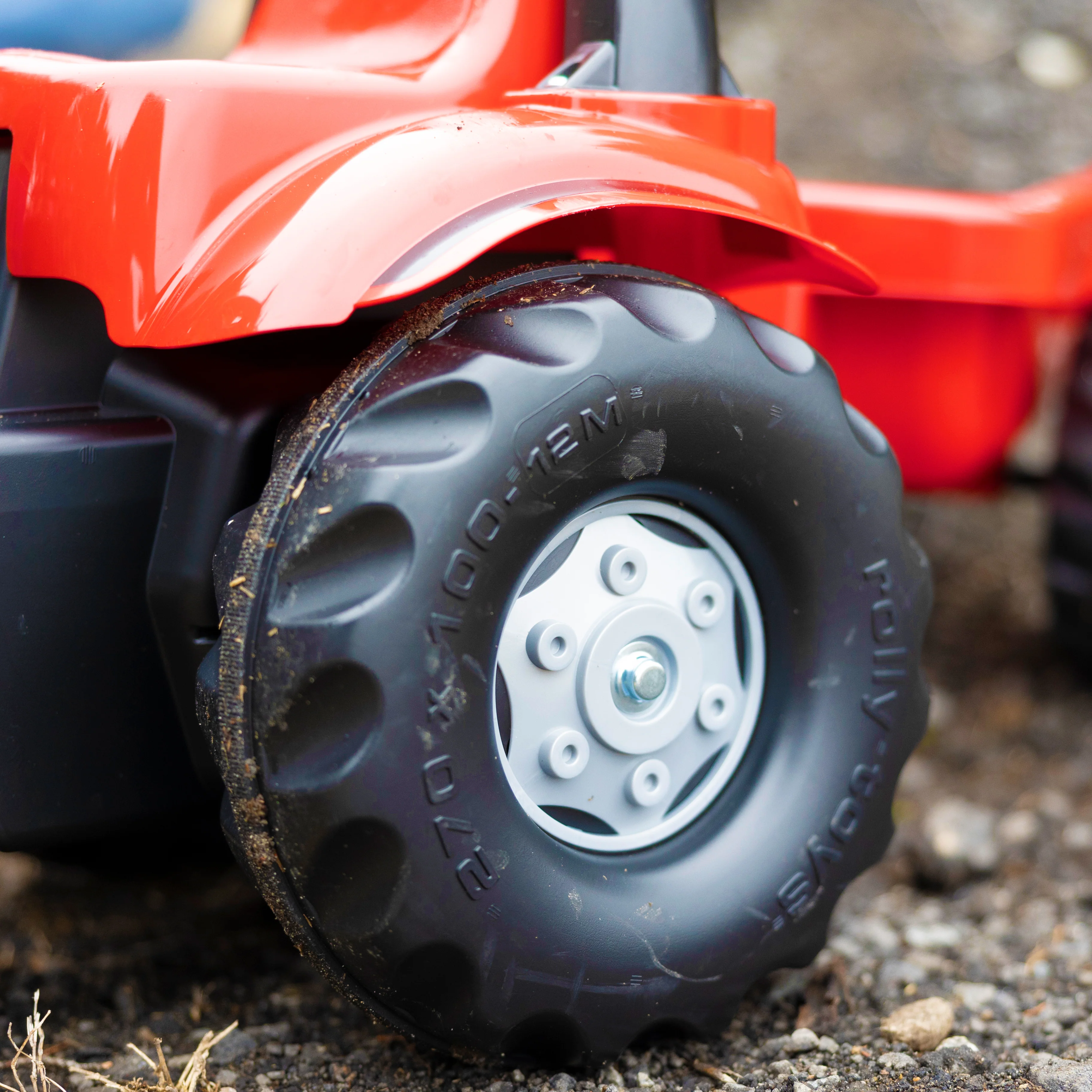 Case IH Tractor With Trailer - Image 12