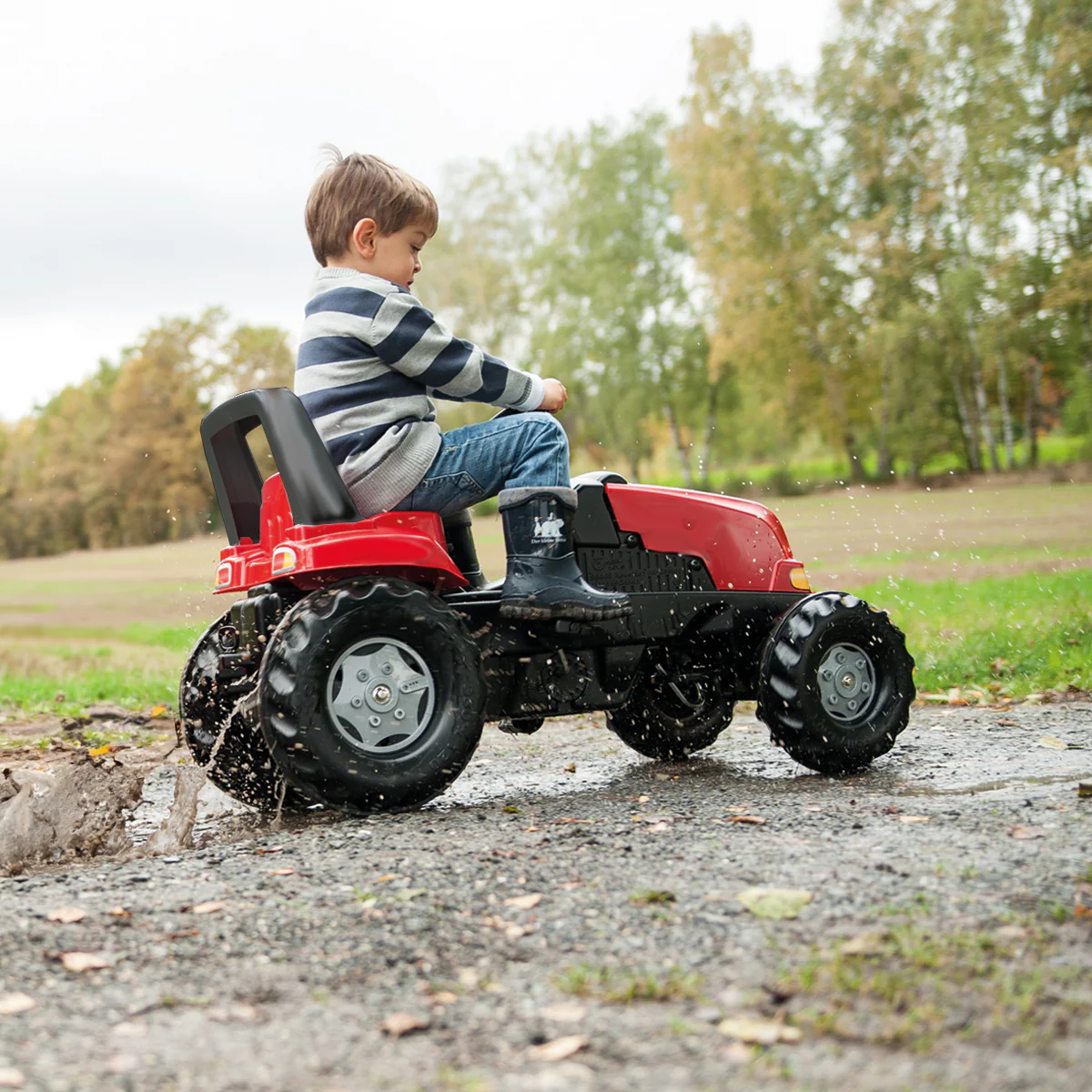 Case IH Tractor With Trailer - Image 4