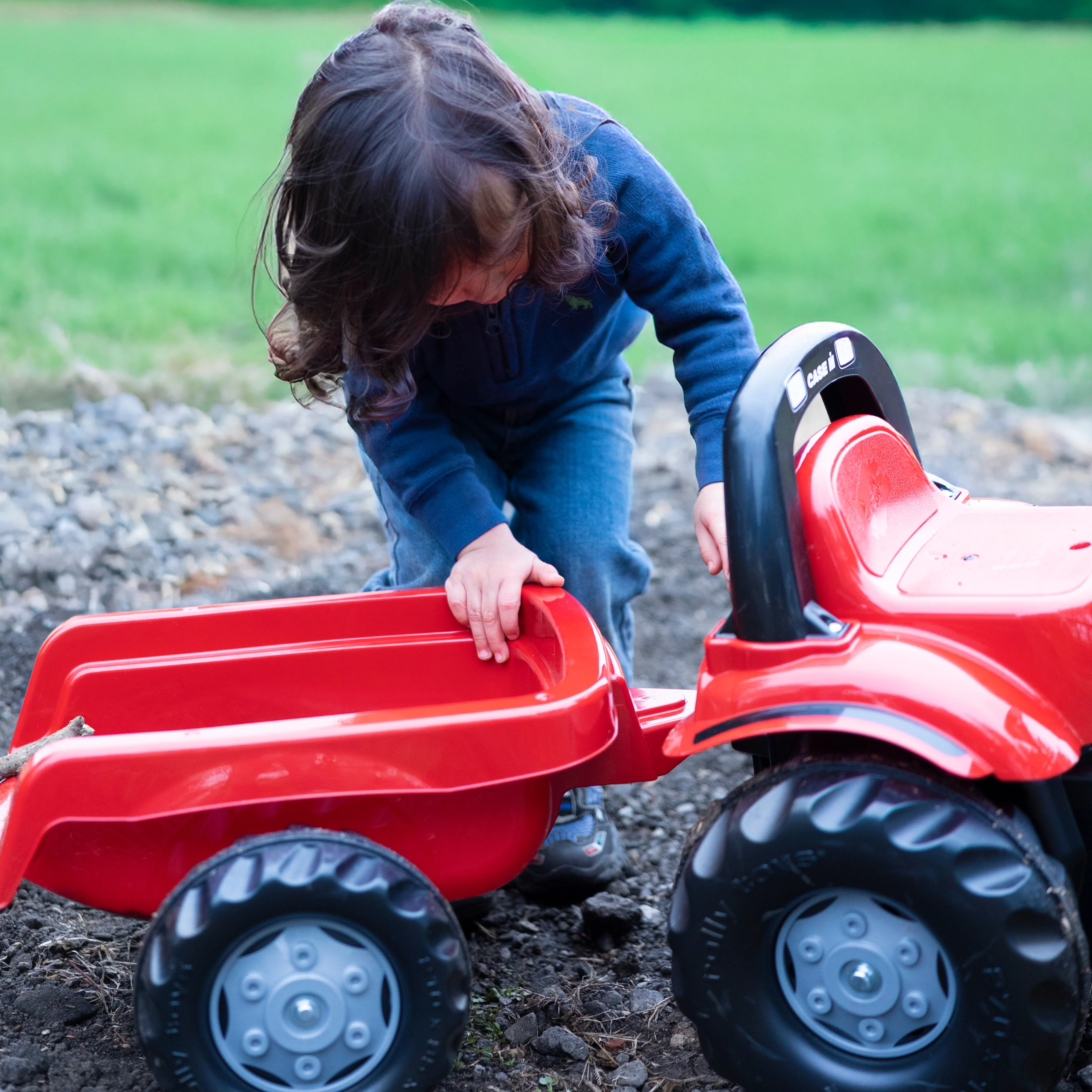 Case IH Tractor With Trailer - Image 9