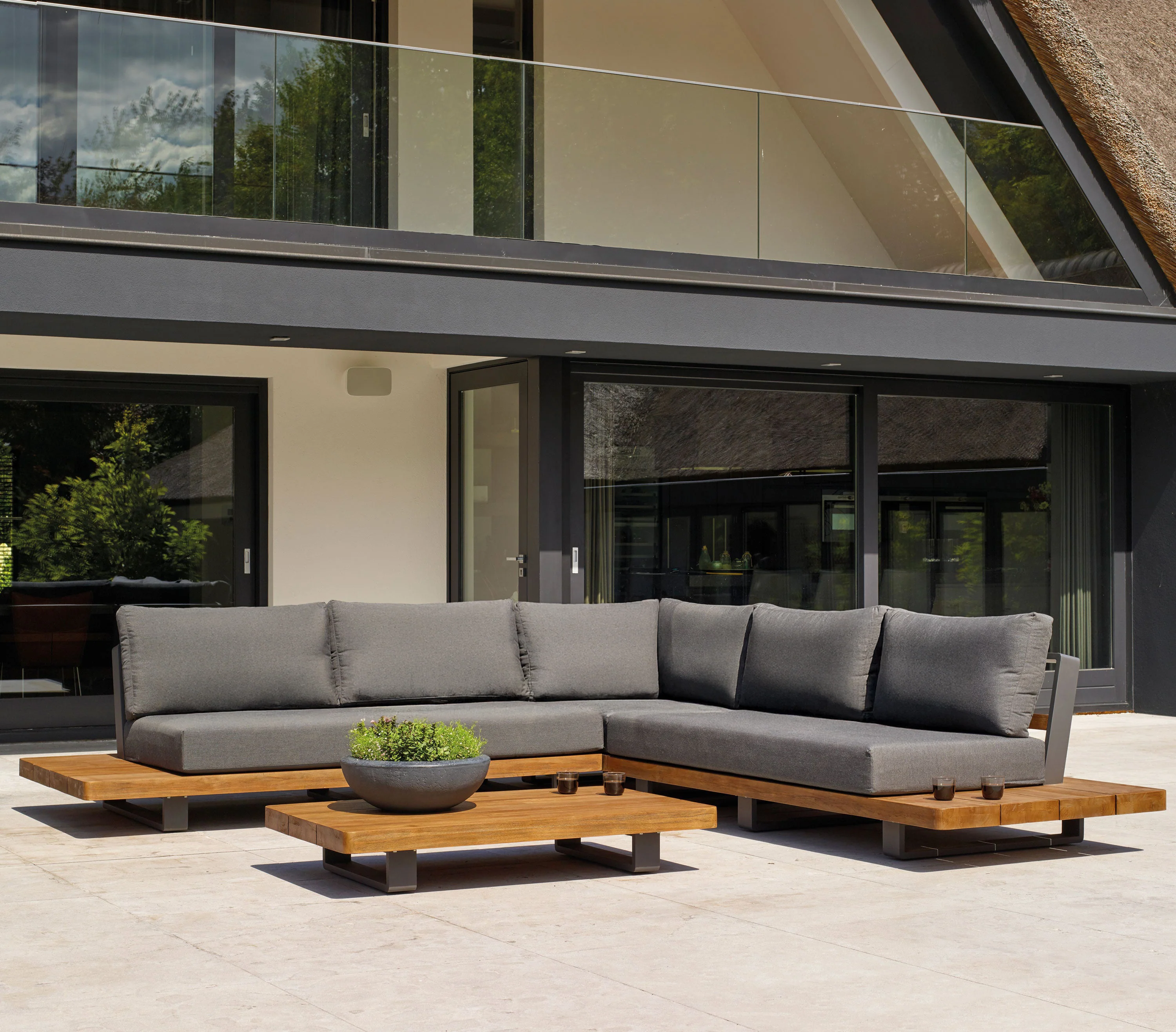 Fitz Roy Teak Corner Set - Image 3