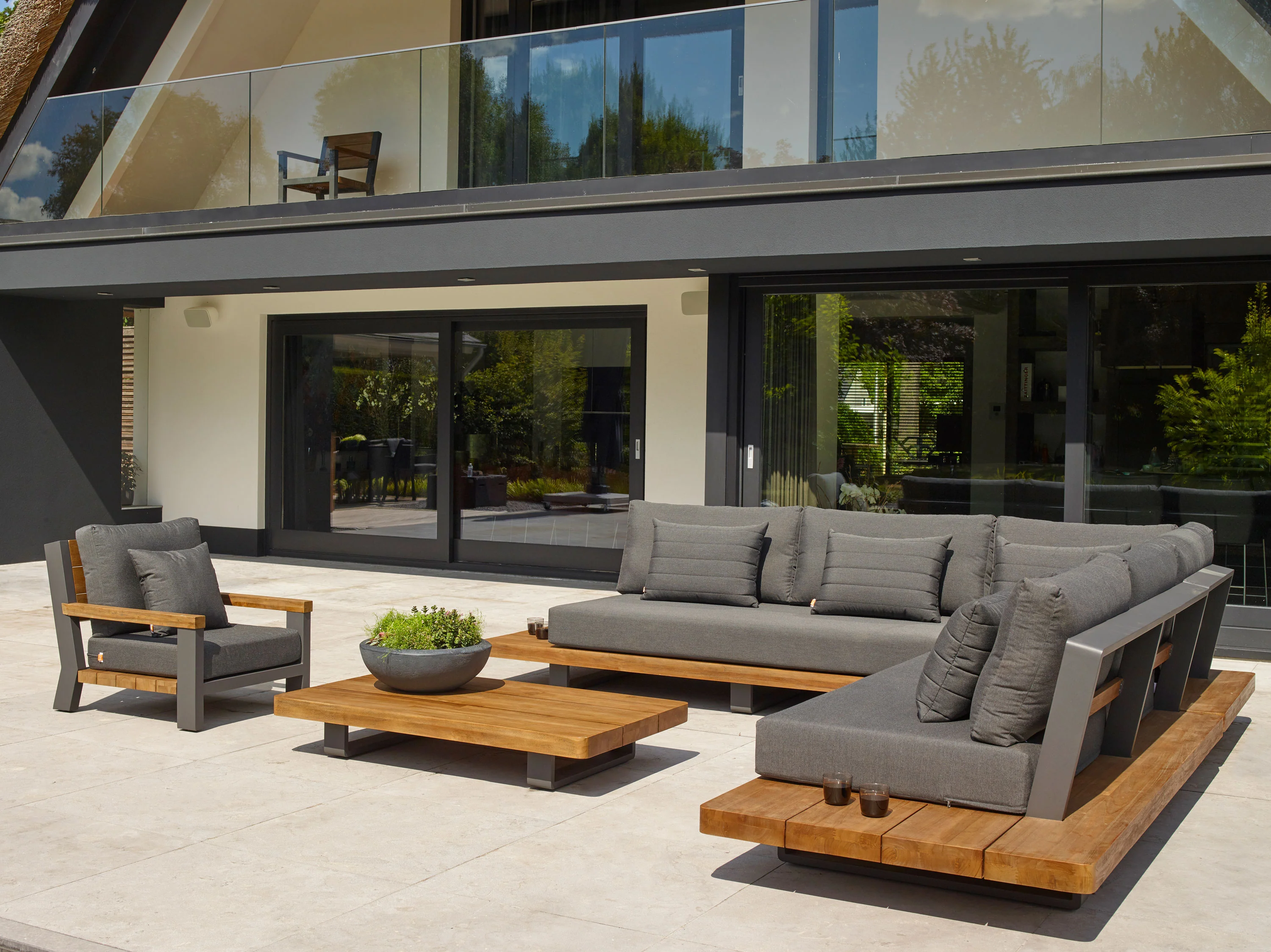 Fitz Roy Teak Corner Set - Image 4