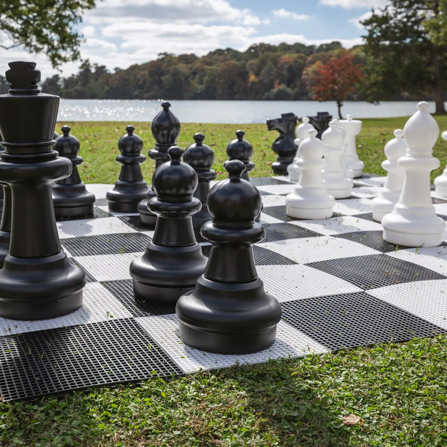 Giant Chess Pieces - Image 3