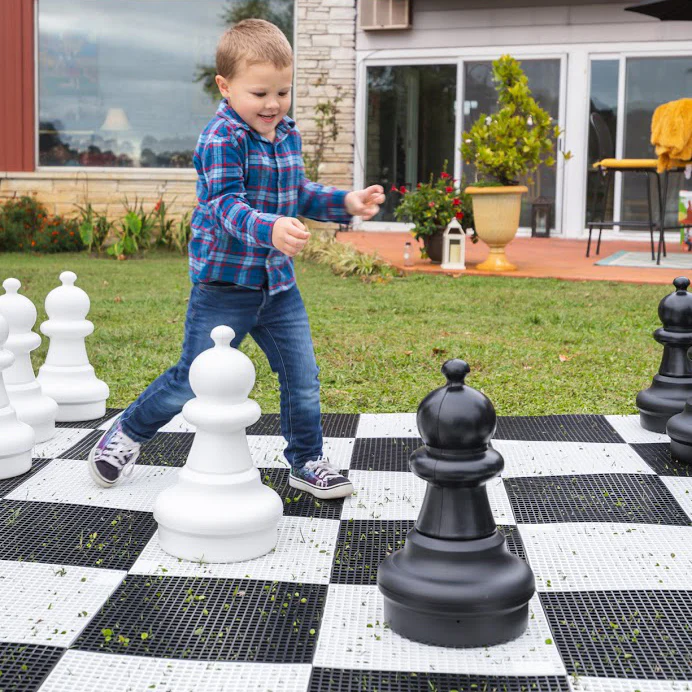 Giant Chess Pieces - Image 7
