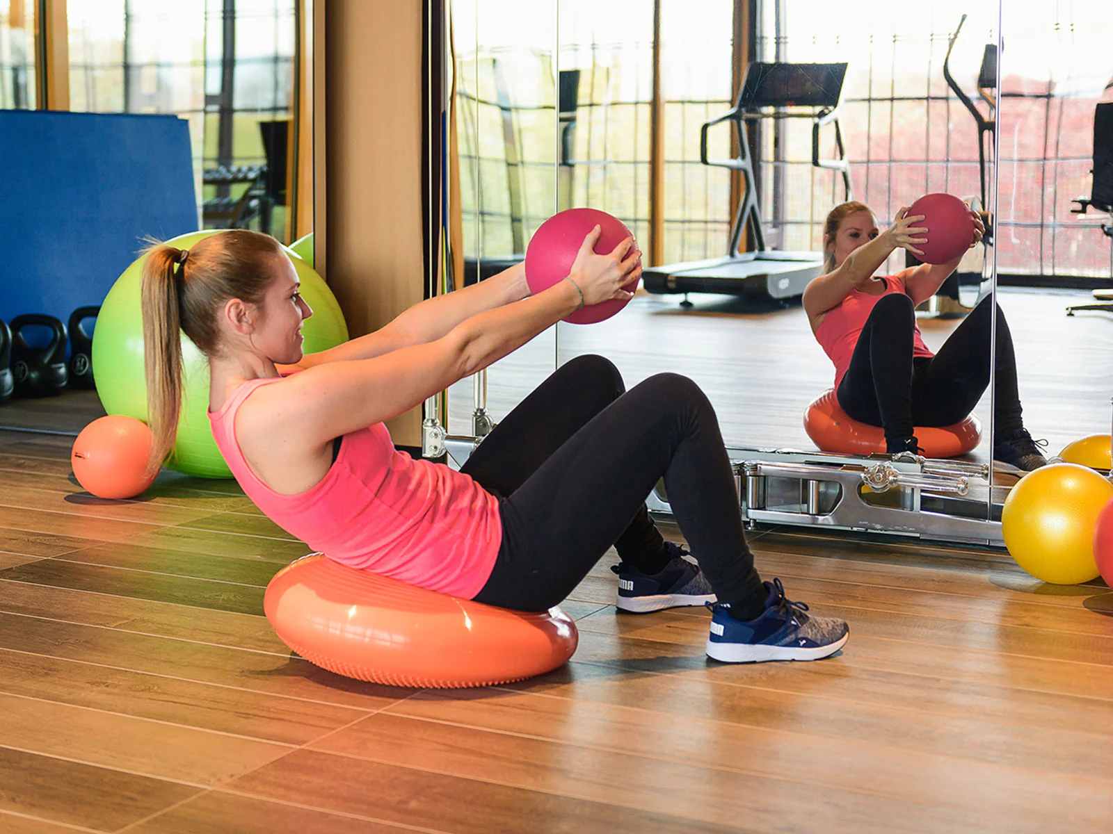Gymnic Heavymed Balls - Image 9
