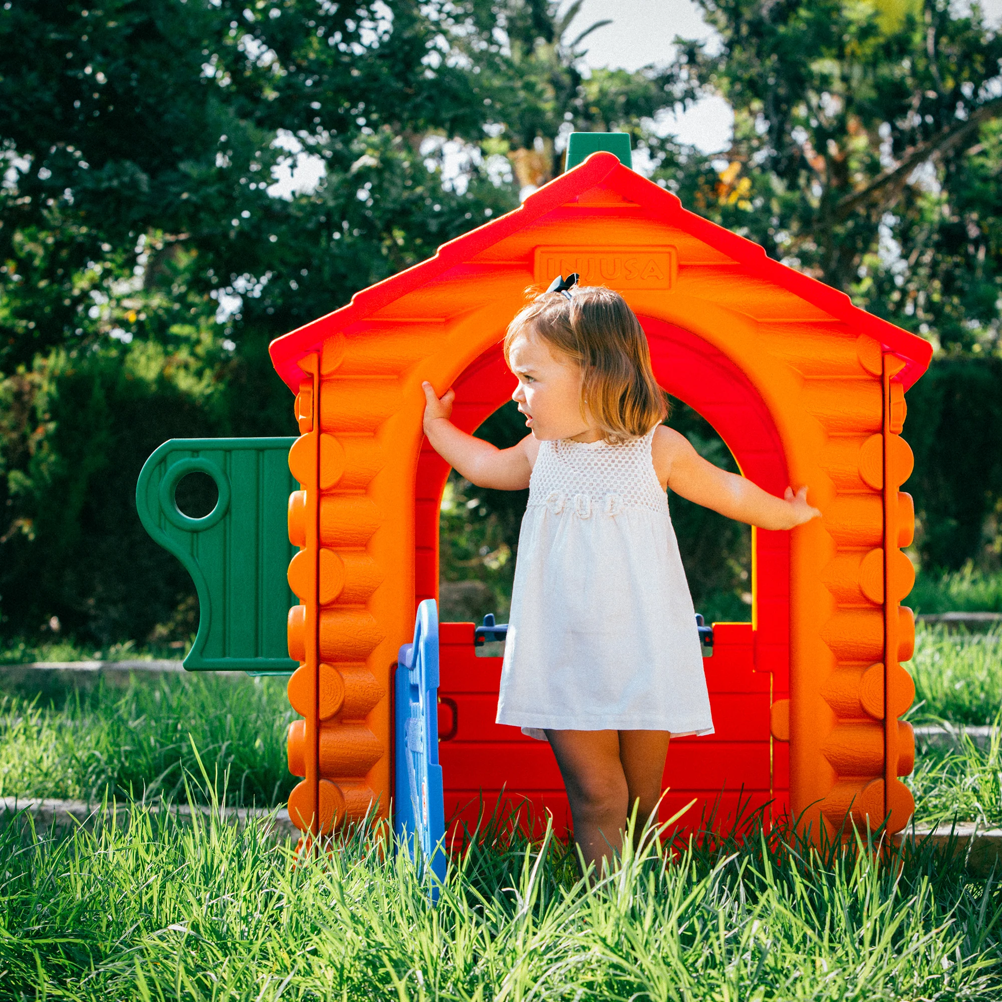 Hut Playhouse - Image 5