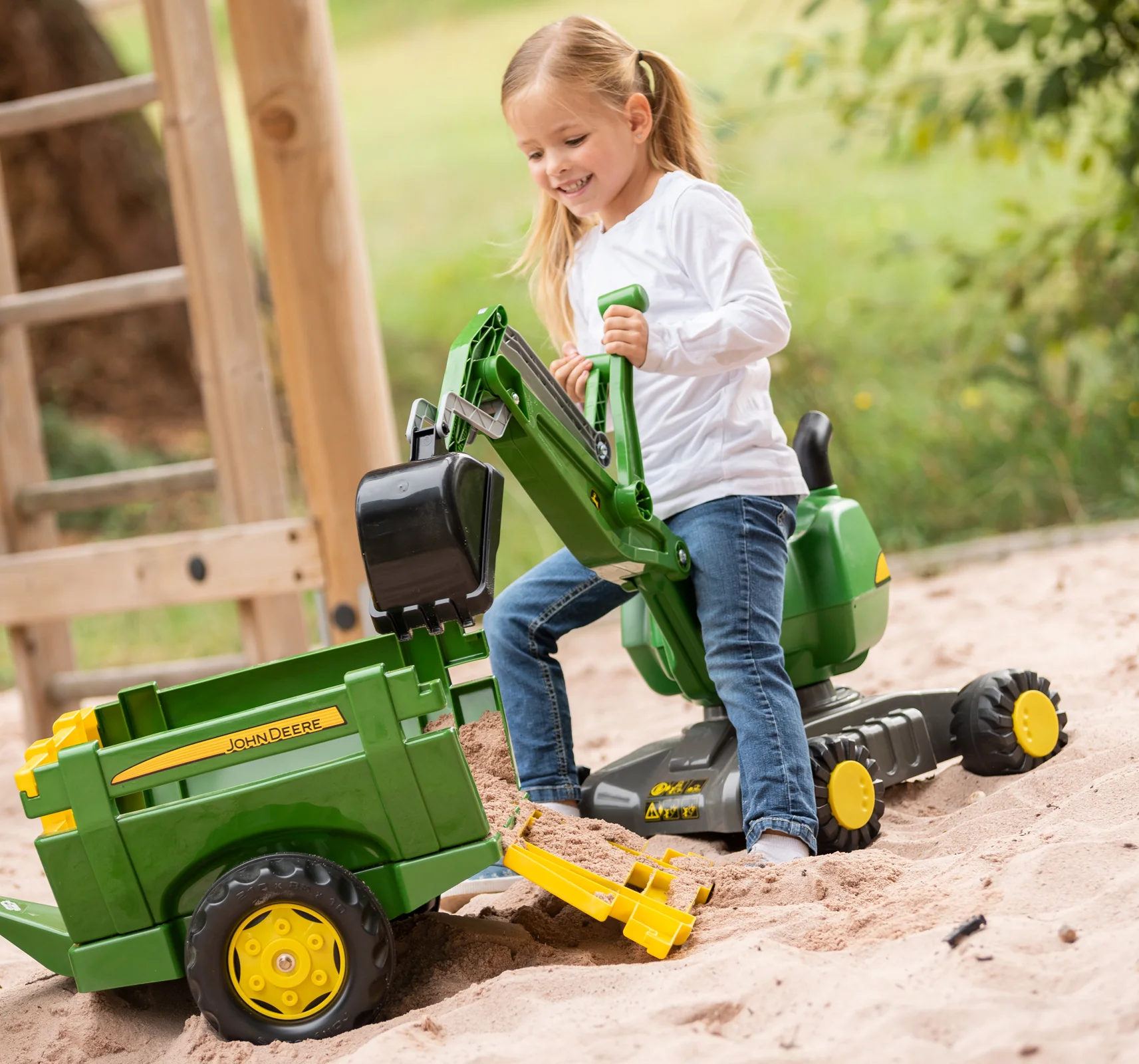 John Deere Ride-On Digger - Image 3