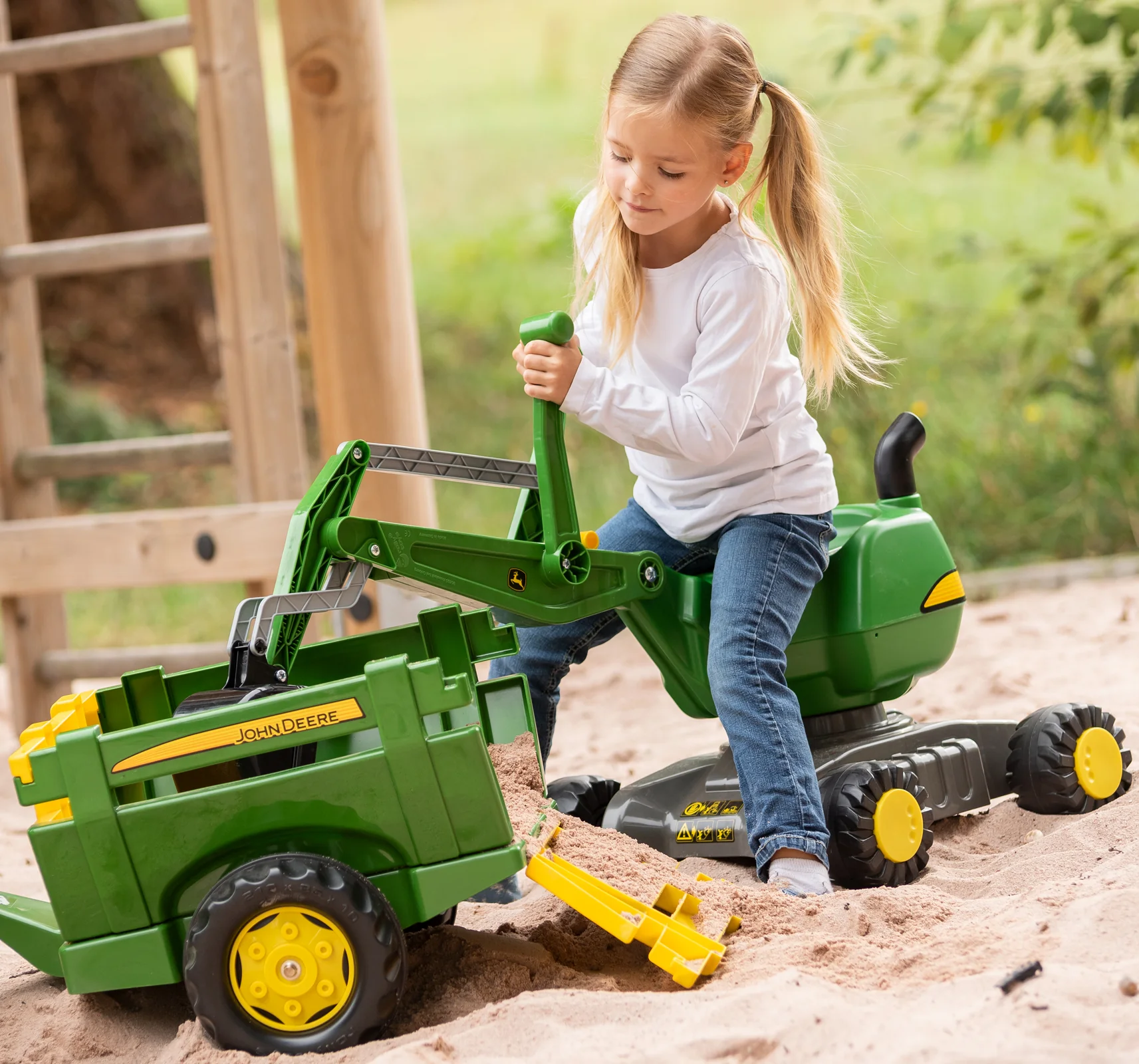 John Deere Ride-On Digger - Image 6