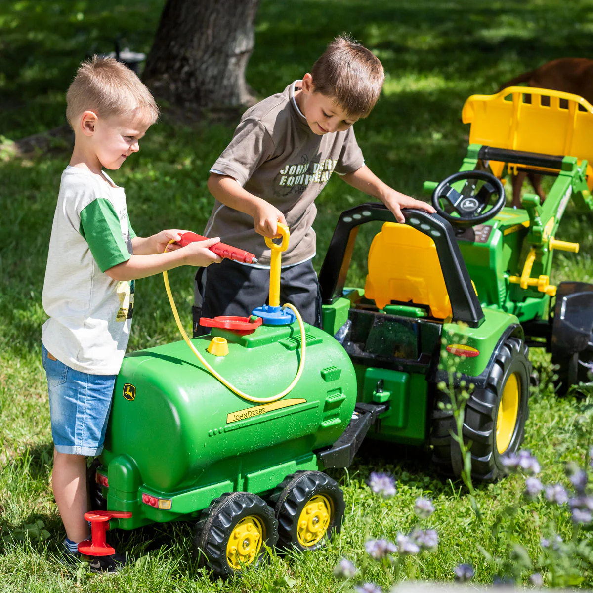 John Deere Water Tanker With Pump &amp; Spray Gun - Image 2