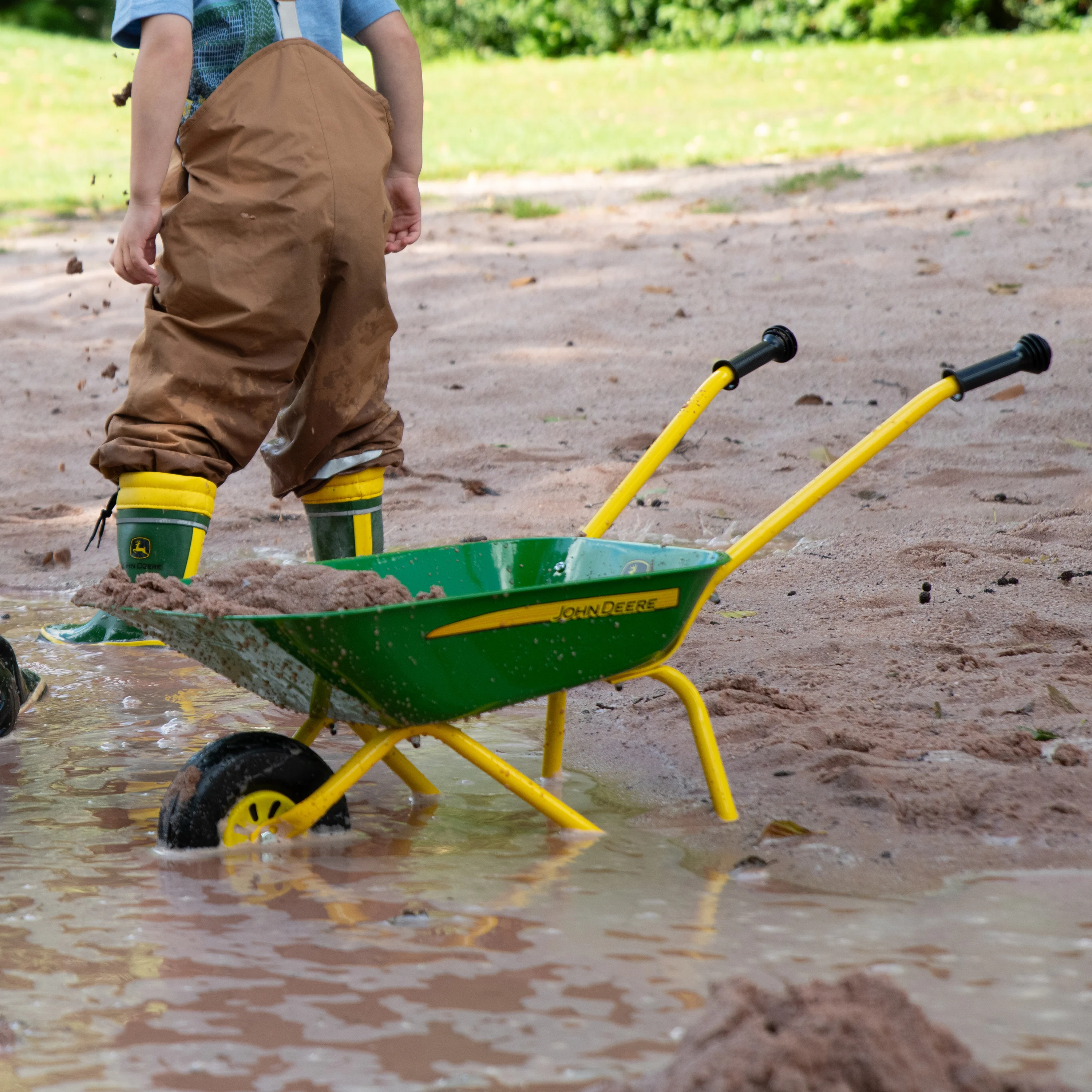 John Deere Wheelbarrow - Image 5
