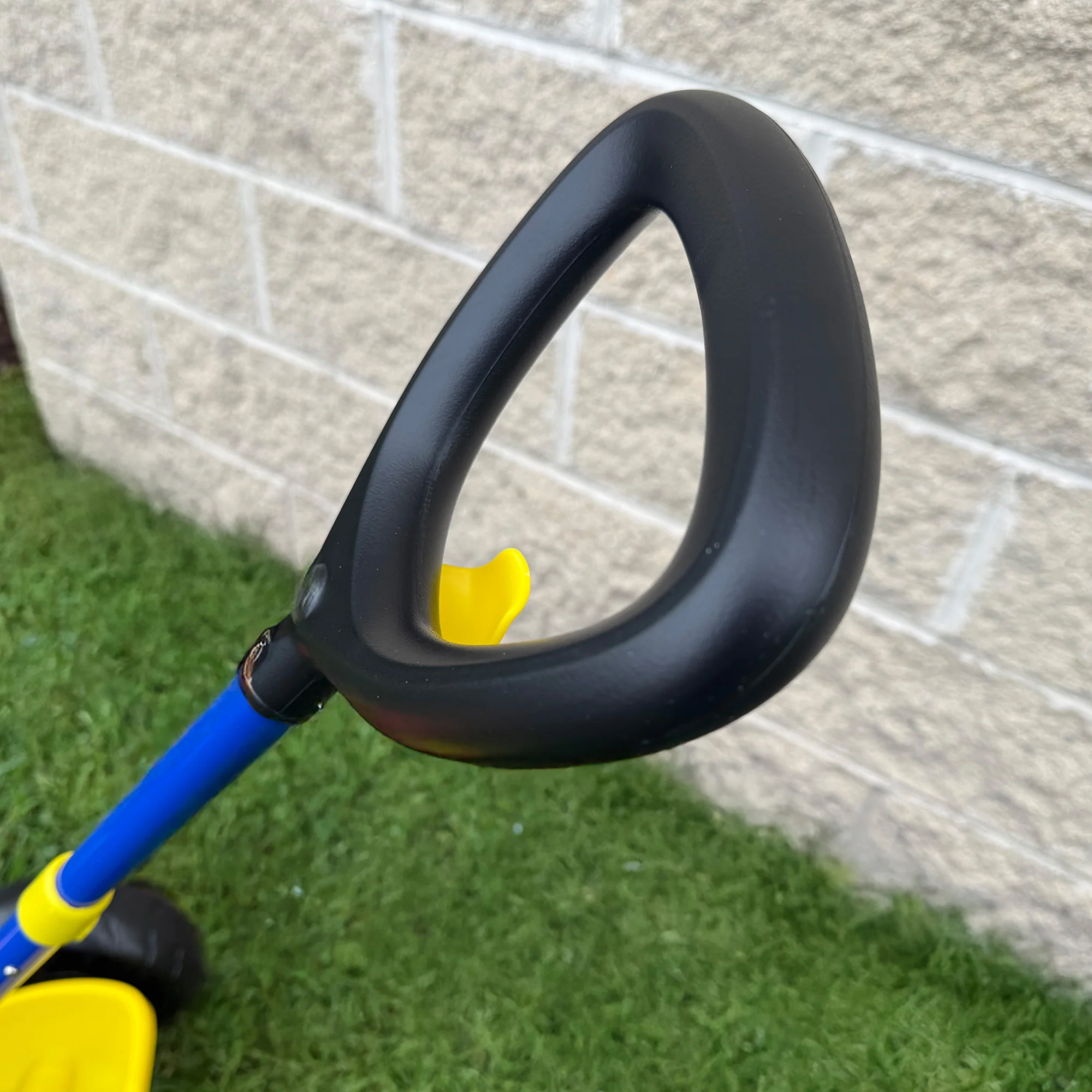 KETTLER Junior Plus Tricycle with Handlebar Bell - Image 15