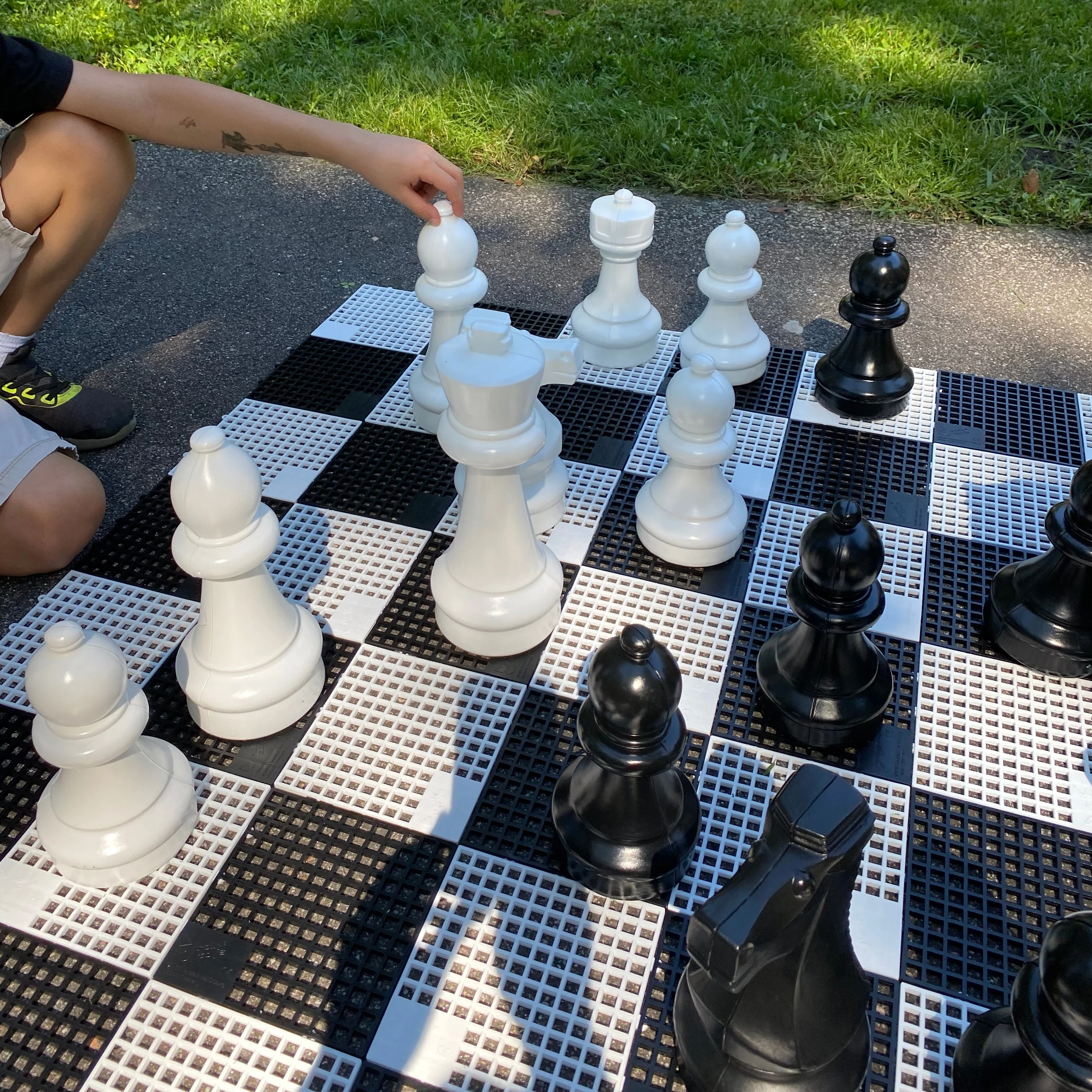 Mini - Giant Chess Set - Image 6