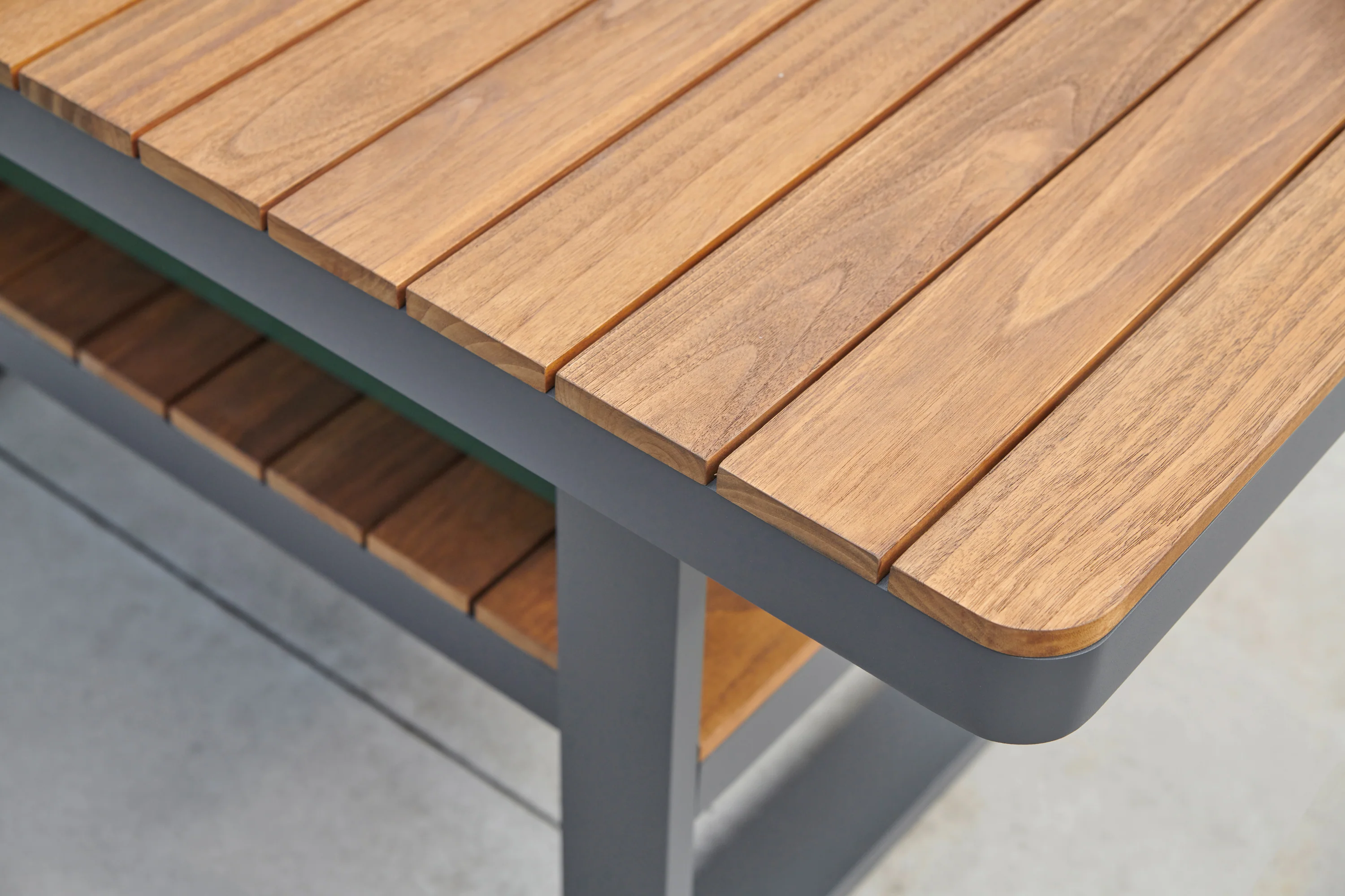 Montana Casual Dining table - Image 3