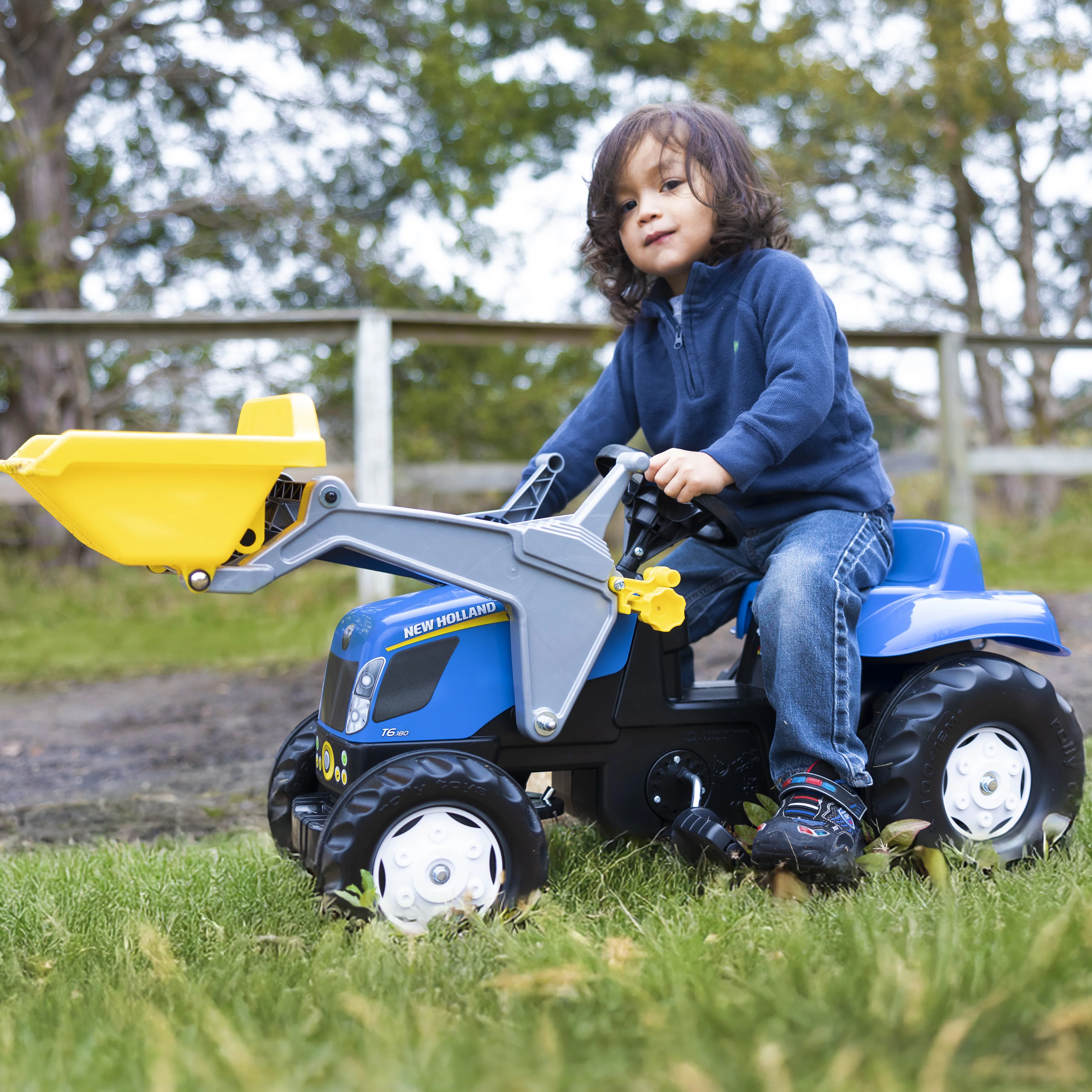 New Holland Front Load Kid Tractor w/Trailer - Image 2