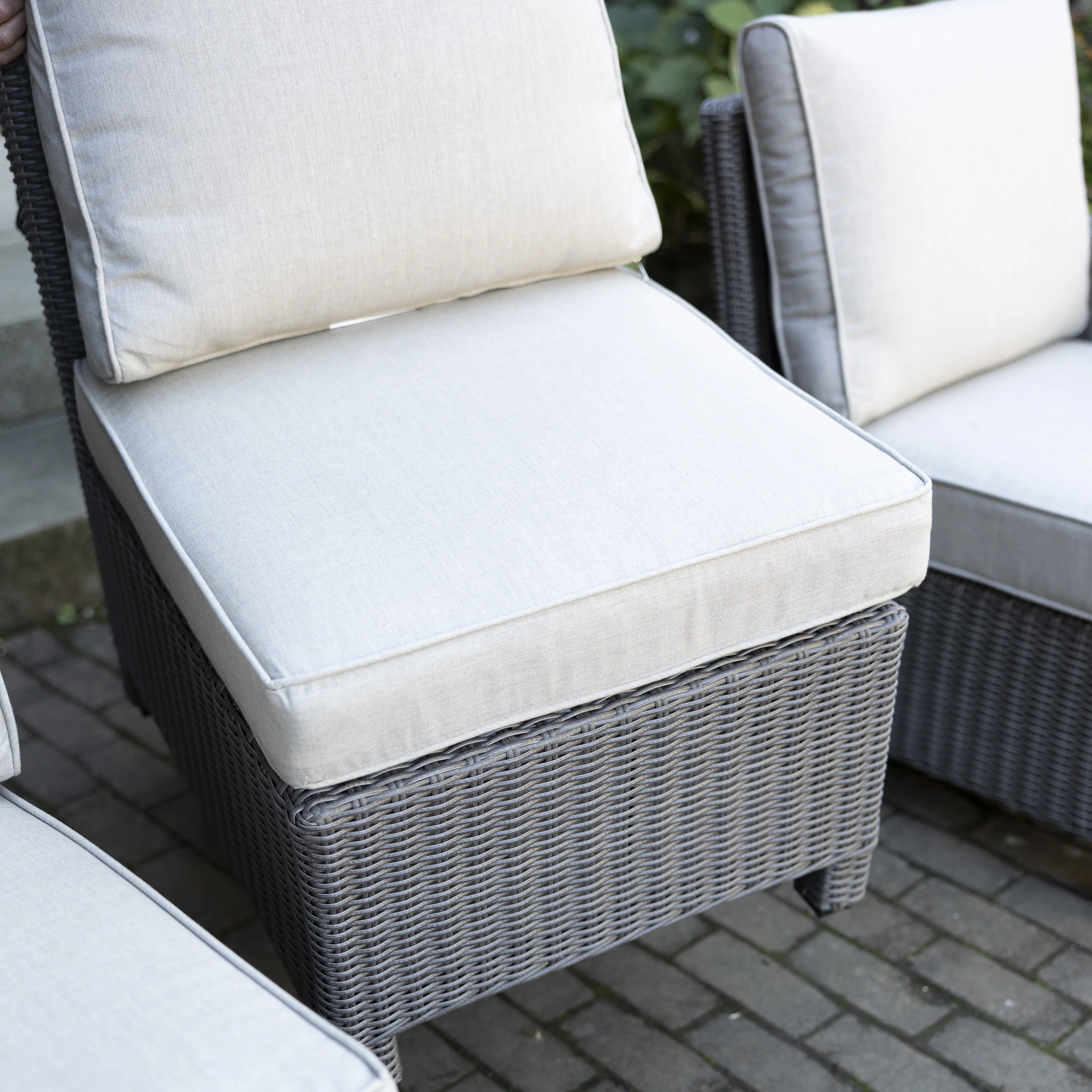 Palma Modular Wicker Corner Set with 37-inch Dining Table - Image 4