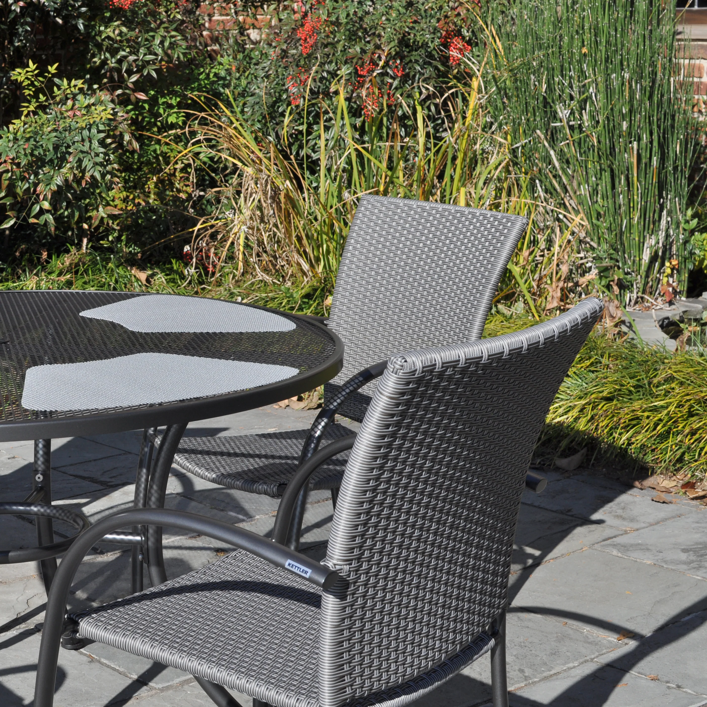 Pilano Woven 5-Piece Wrought Iron Dining Set - Image 4