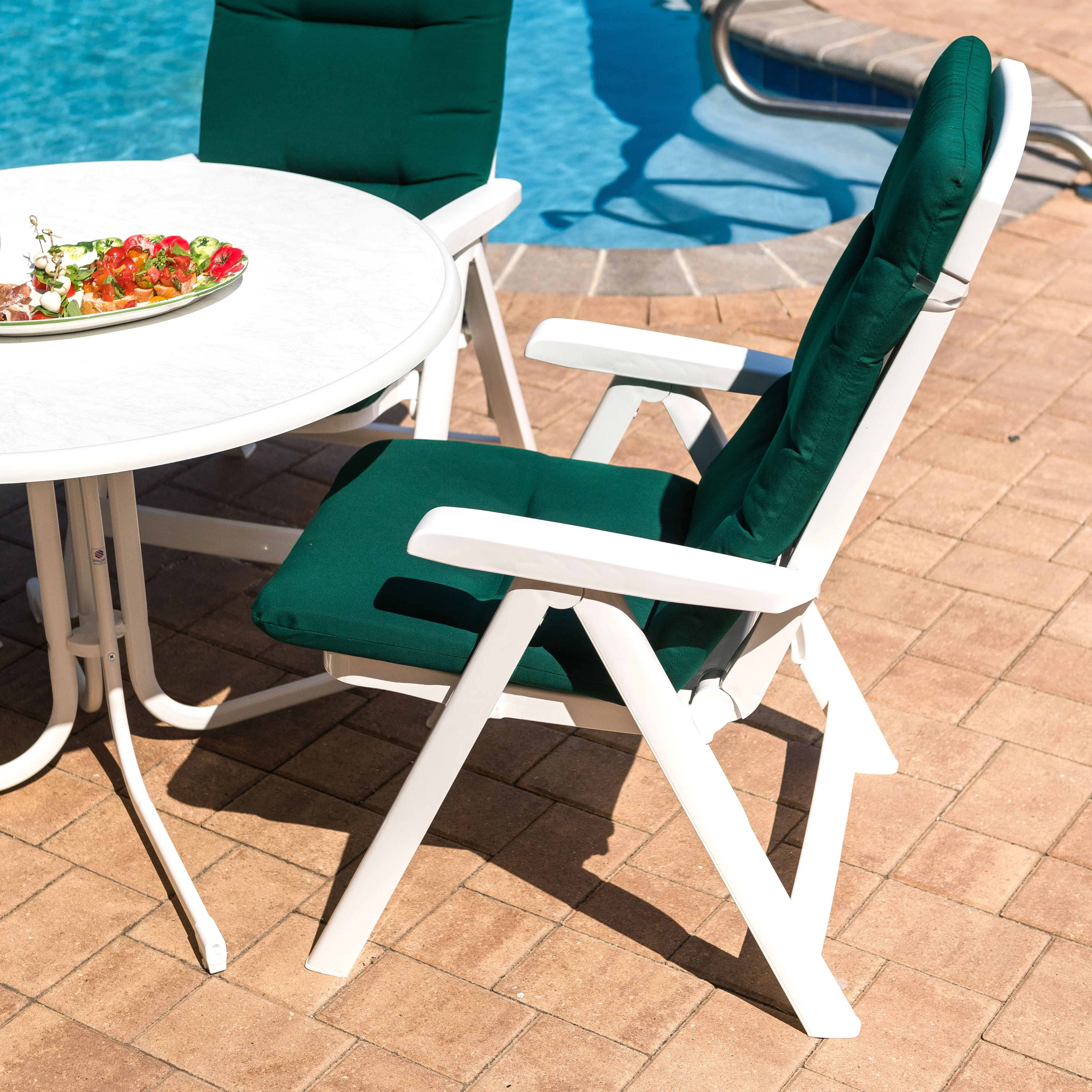 Sieger Multi Position Resin Chairs - Image 3