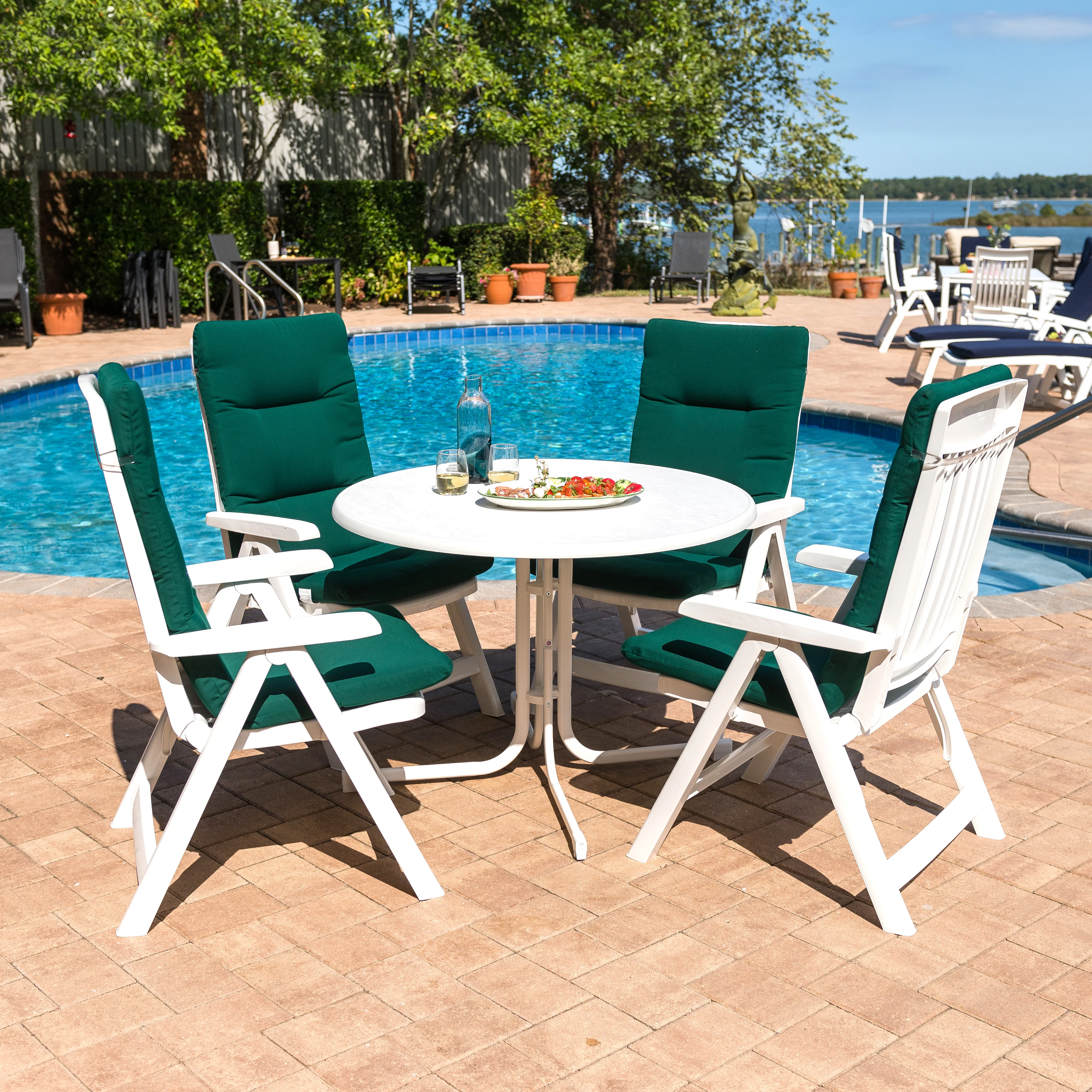 Sieger Multi Position Resin Chairs - Image 4