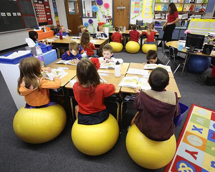 Gymnic Sit 'N' Gym Jr. Children's Sit-On Ball - Image 6