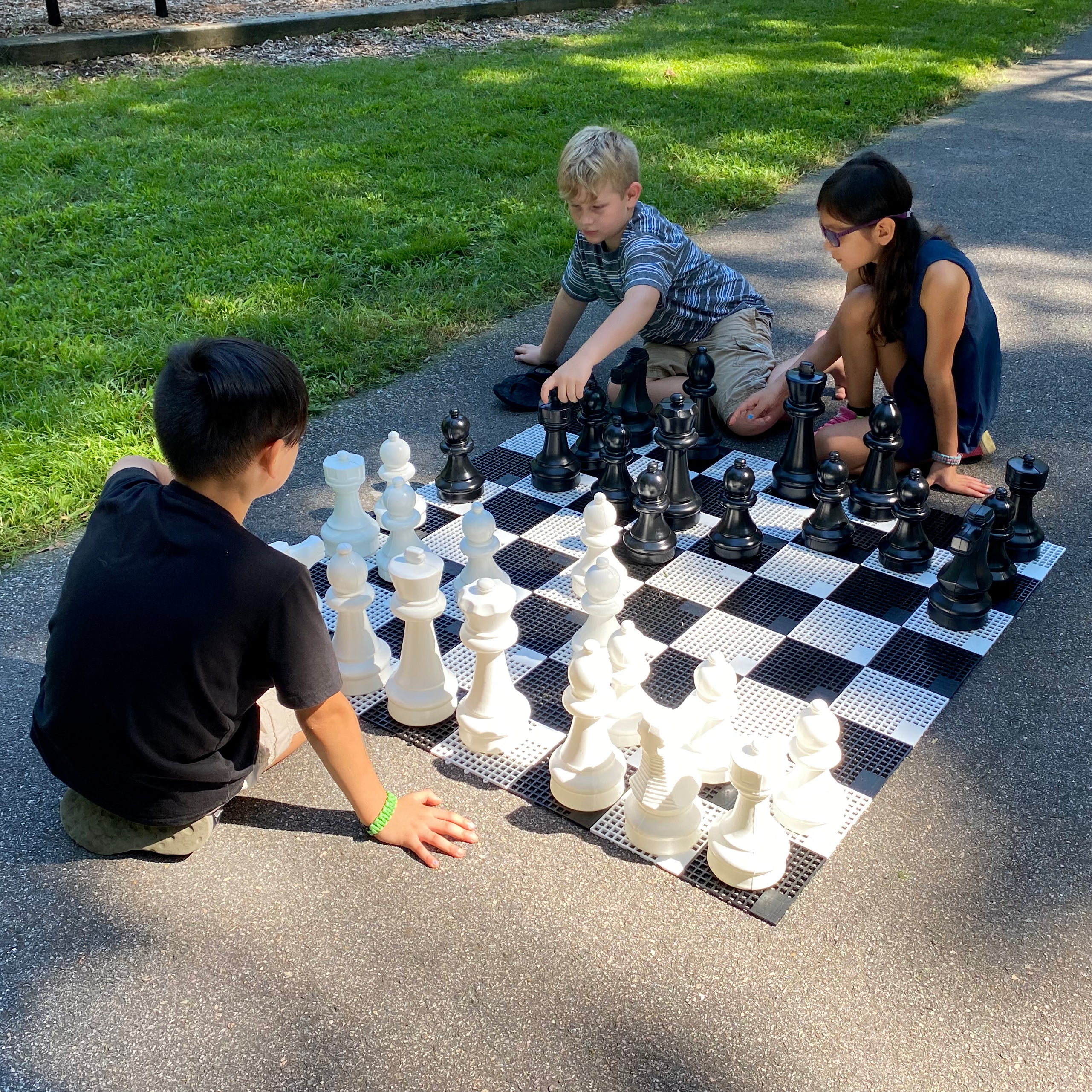 Mini-Giant Chess Pieces - Image 5