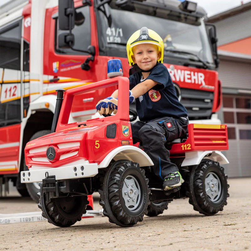 Mercedes-Unimog Fire Truck - Image 2